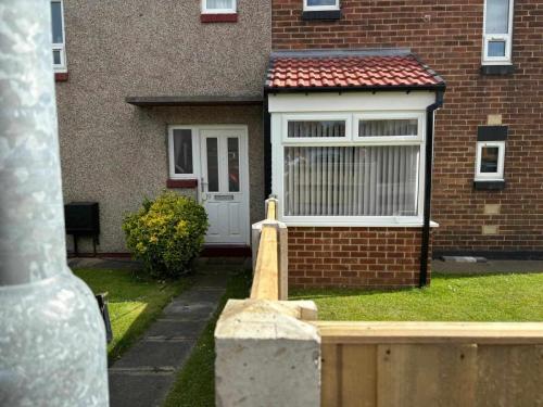 low-maintenance-fencing-birmingham-b23
