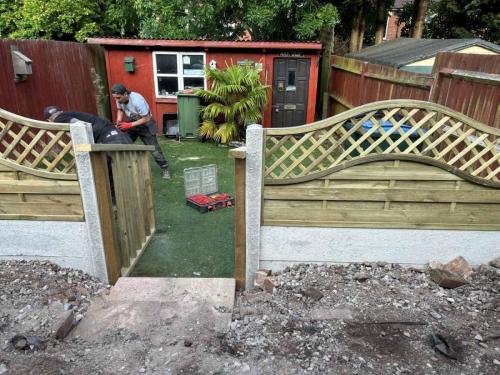 timber-fence-fitters-birmingham-b31