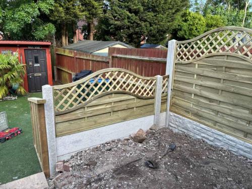 wooden-fencing-specialists-birmingham-b2